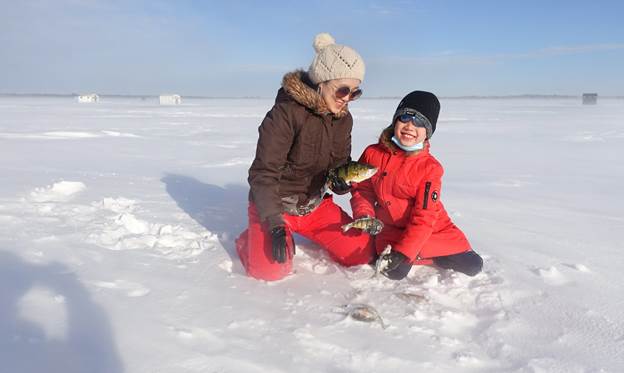 Lake Simcoe Ice Fishing 冰钓